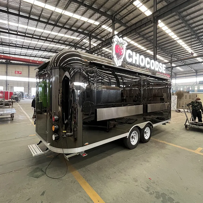 تریلر مشکی مات Airstream